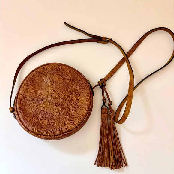 Patricia Nash Handbags - Patricia Nash Canteen Scafatti Lizard Round Crossbody Bag